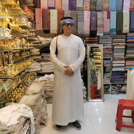 Klienci Dubaimazing na zakupach odzieżowych w Dubaju